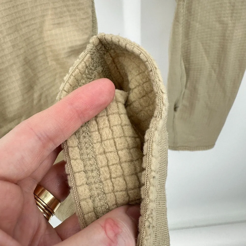 Vtg Polartec Mens Small Tan Midweight Cold‎ Weather Thermal Baselayer Waffle USA